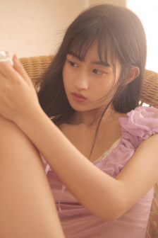 郑希怡掉抹胸视频